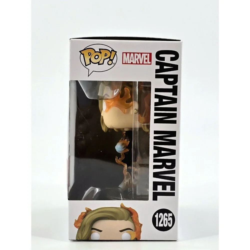 Funko Pop! Captain Marvel 1265 Marvel Collector Corps Exclusive Shirt & Sticker